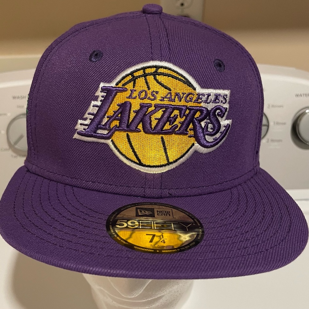 Los Angeles Lakers Cloud Icon NBA New Era 59FIFTY fitted hat purple 7 1/4